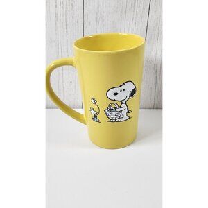 BRIGHT YELLOW SNOOPY WOODSTOCK EASTER MUG COFFEE CUP TALL BASKET PEANUTS